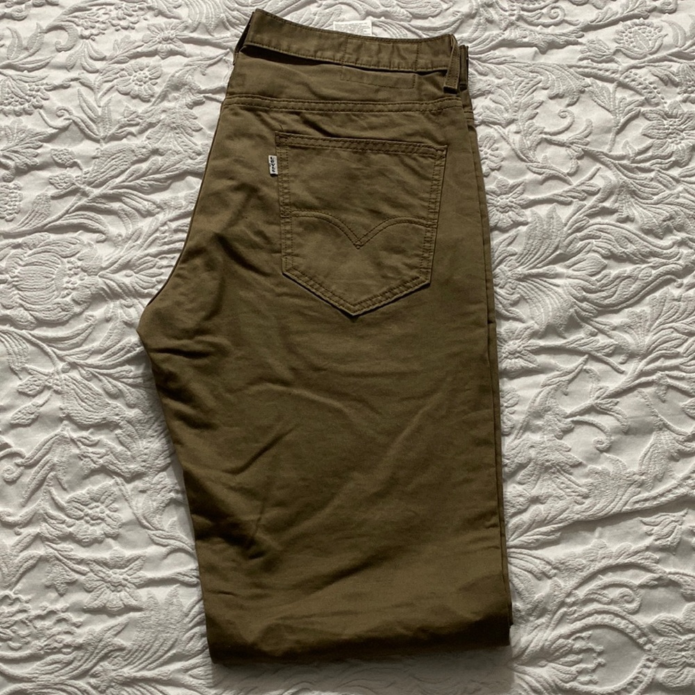 Levi’s pants
